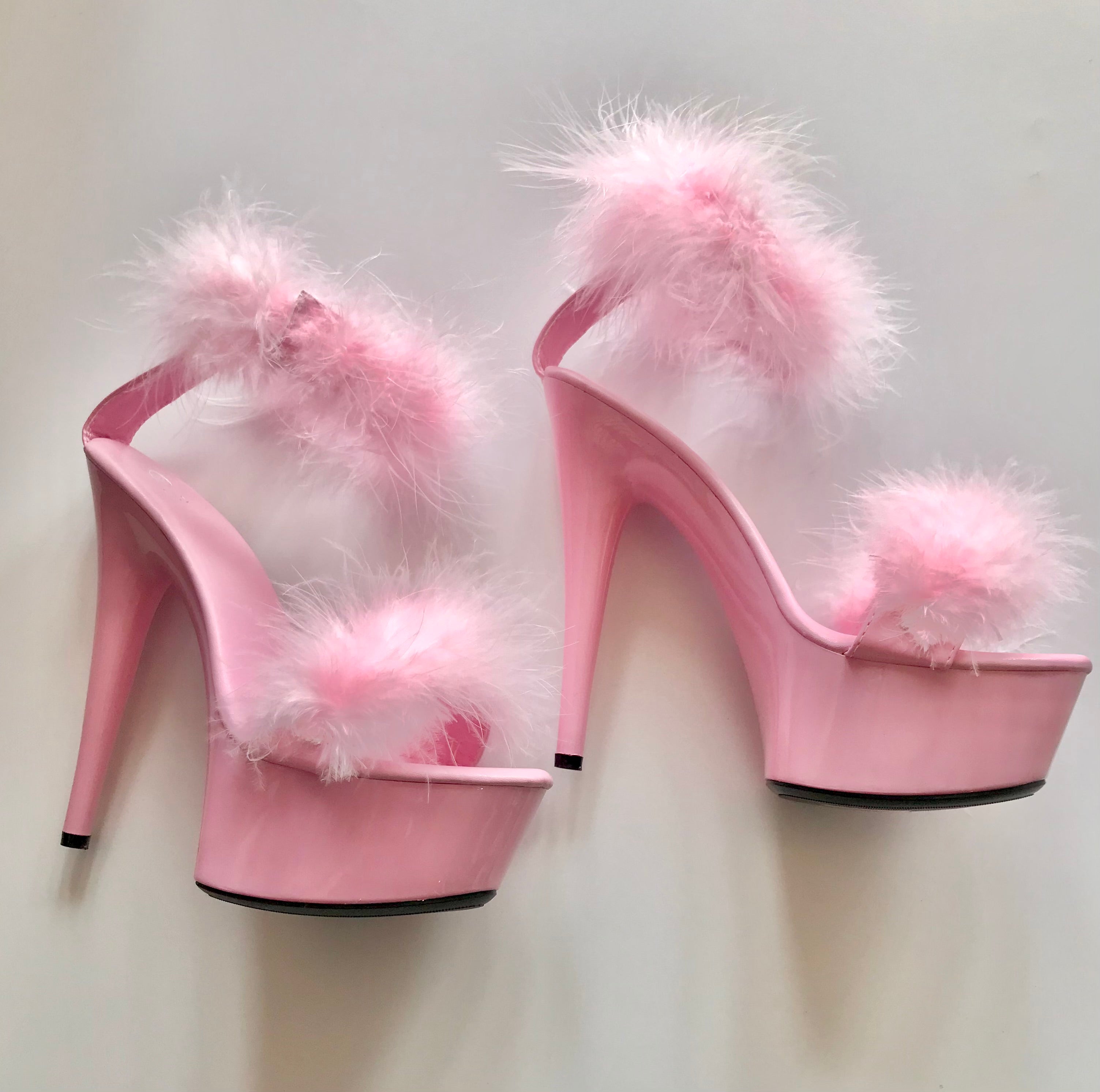 Zapatillas Rosas con Plumas