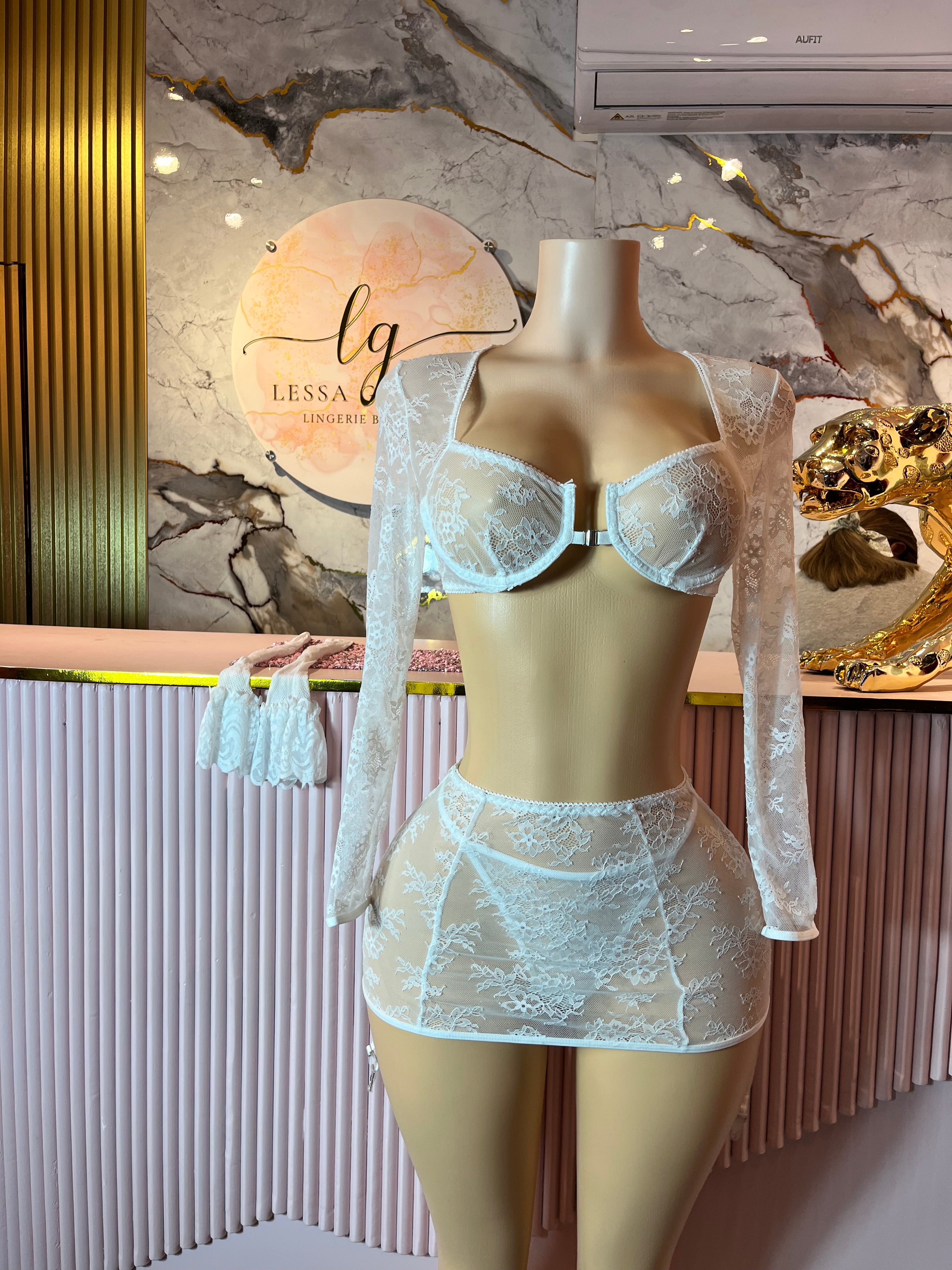 005 Lencería set de encaje falda, top y medias