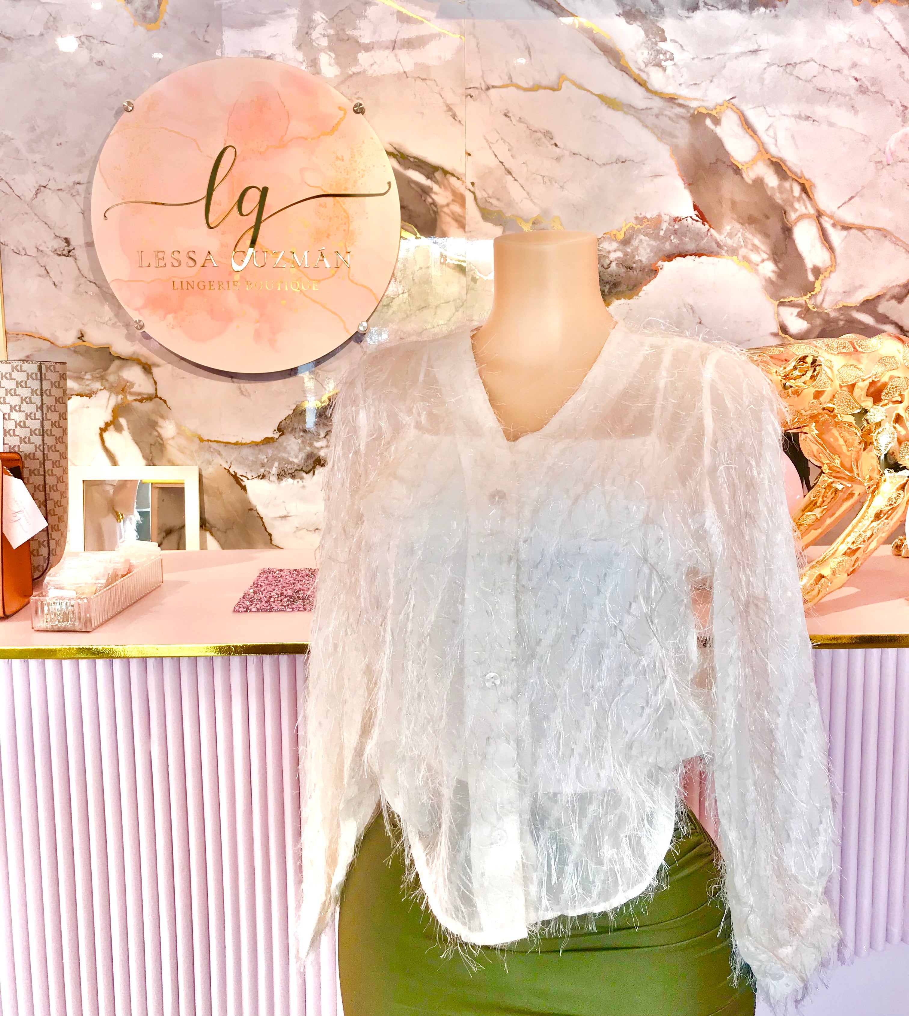 Camisa blanca con tiras