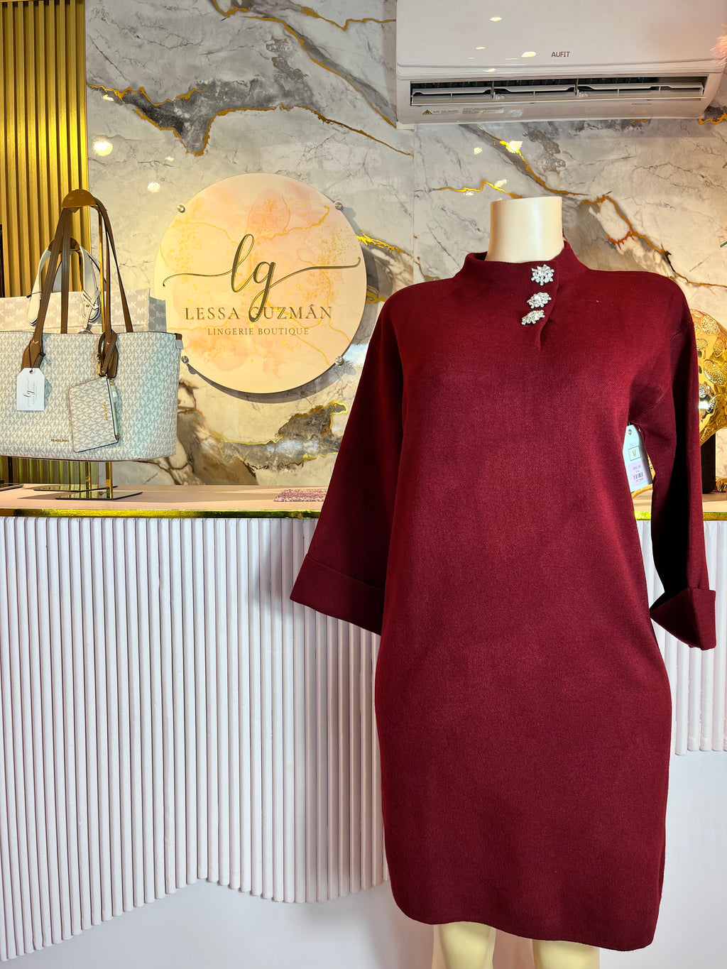 Vestido con 3 broches