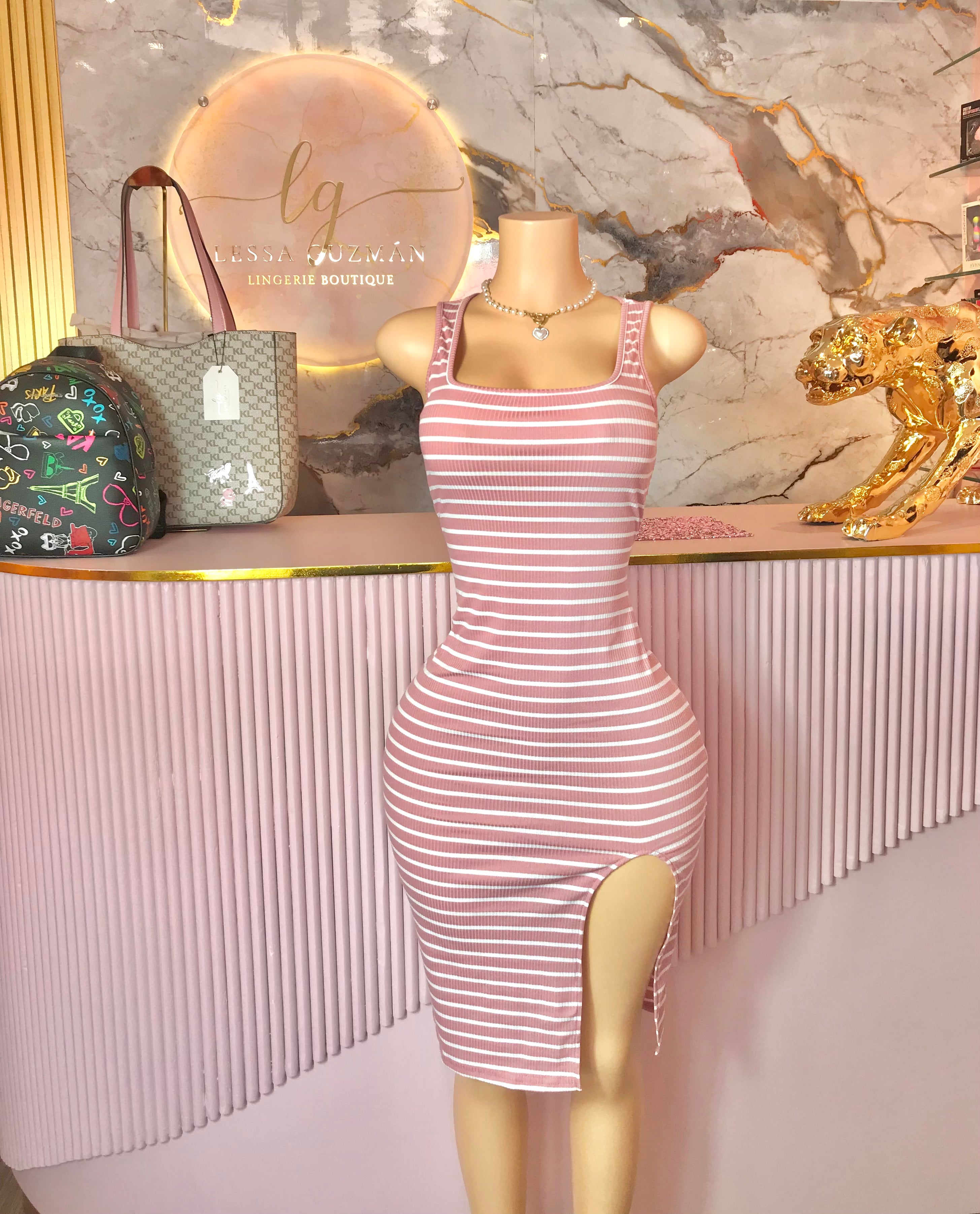 Vestido de rayas rosa