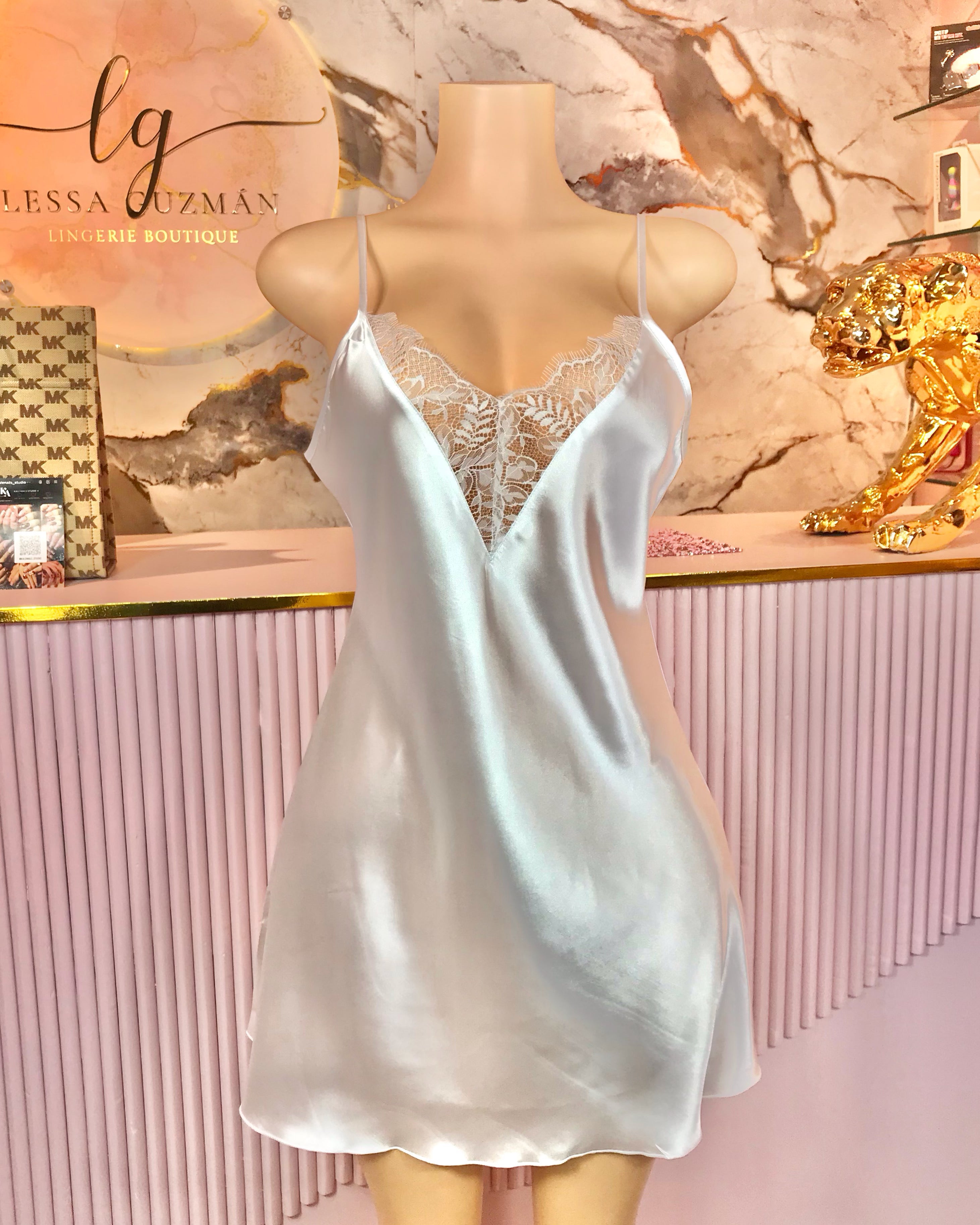 Pijama vestido blanco con encaje