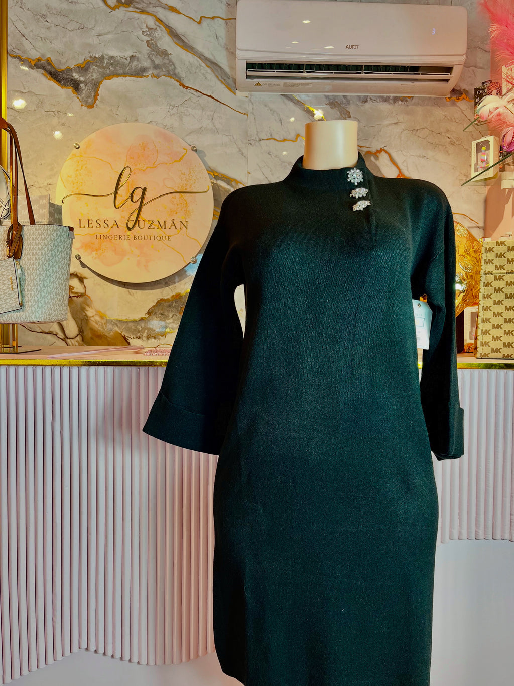 Vestido con 3 broches