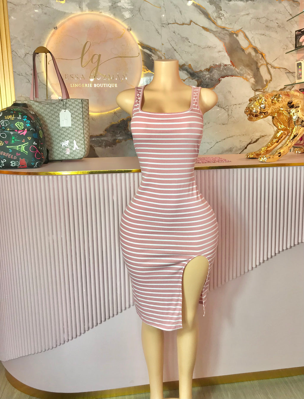 Vestido de rayas rosa