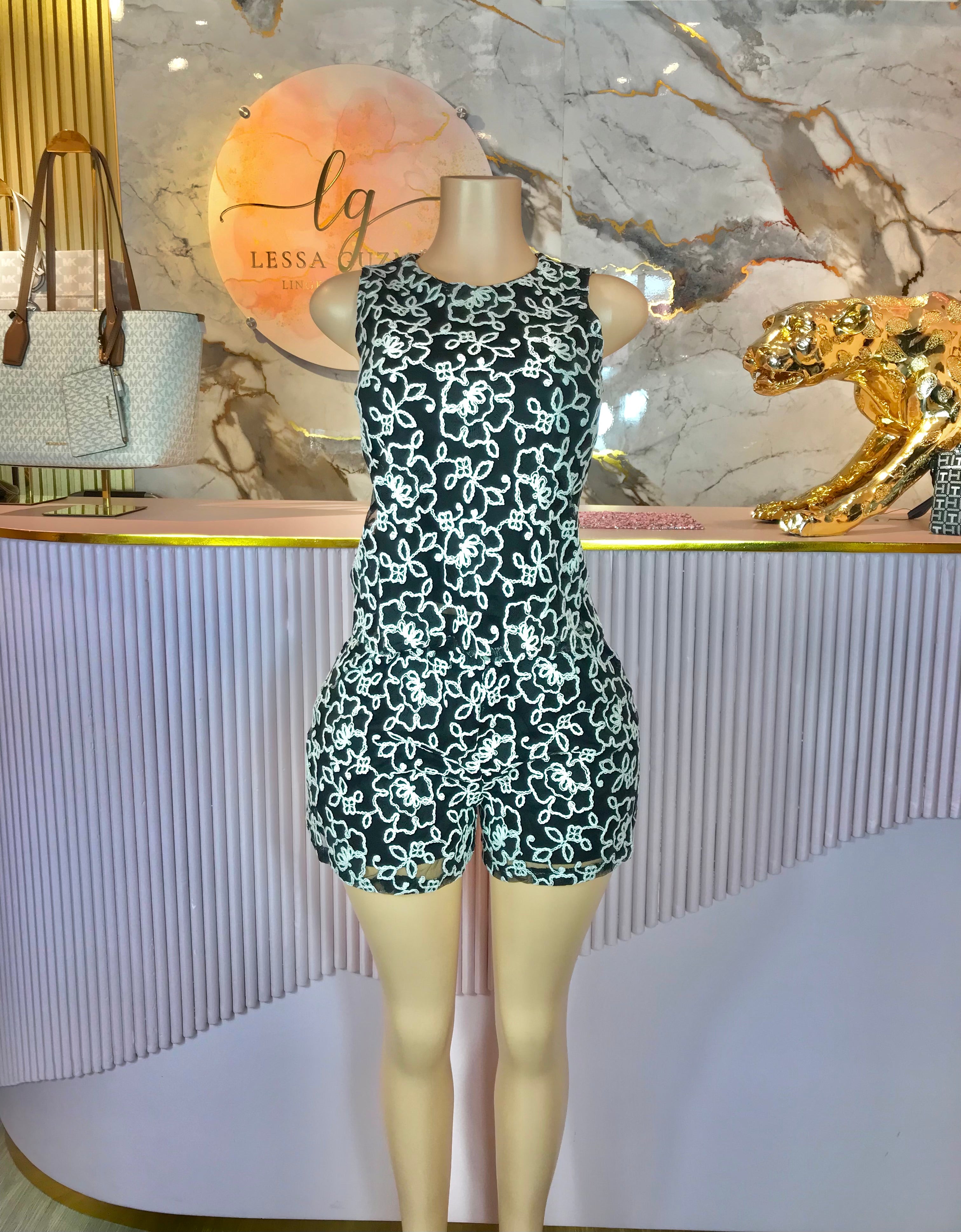 Conjunto Negro Flores Blancas