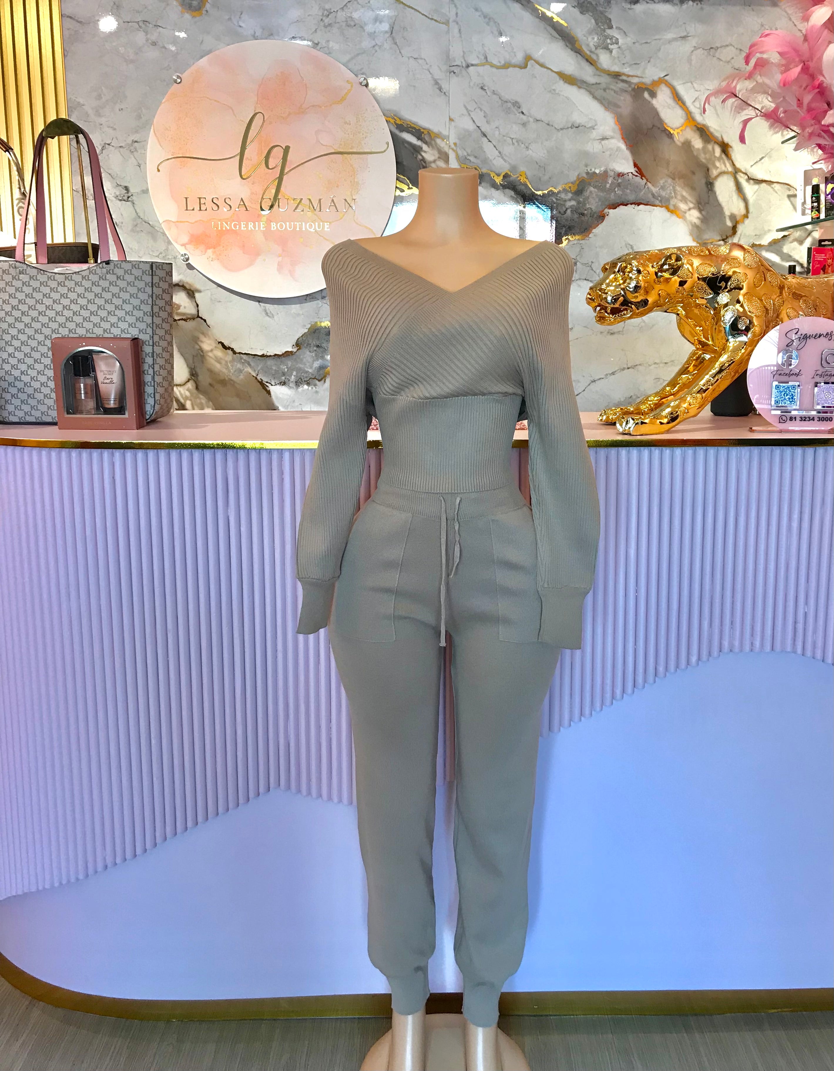 Conjunto Suéter y Pantalón