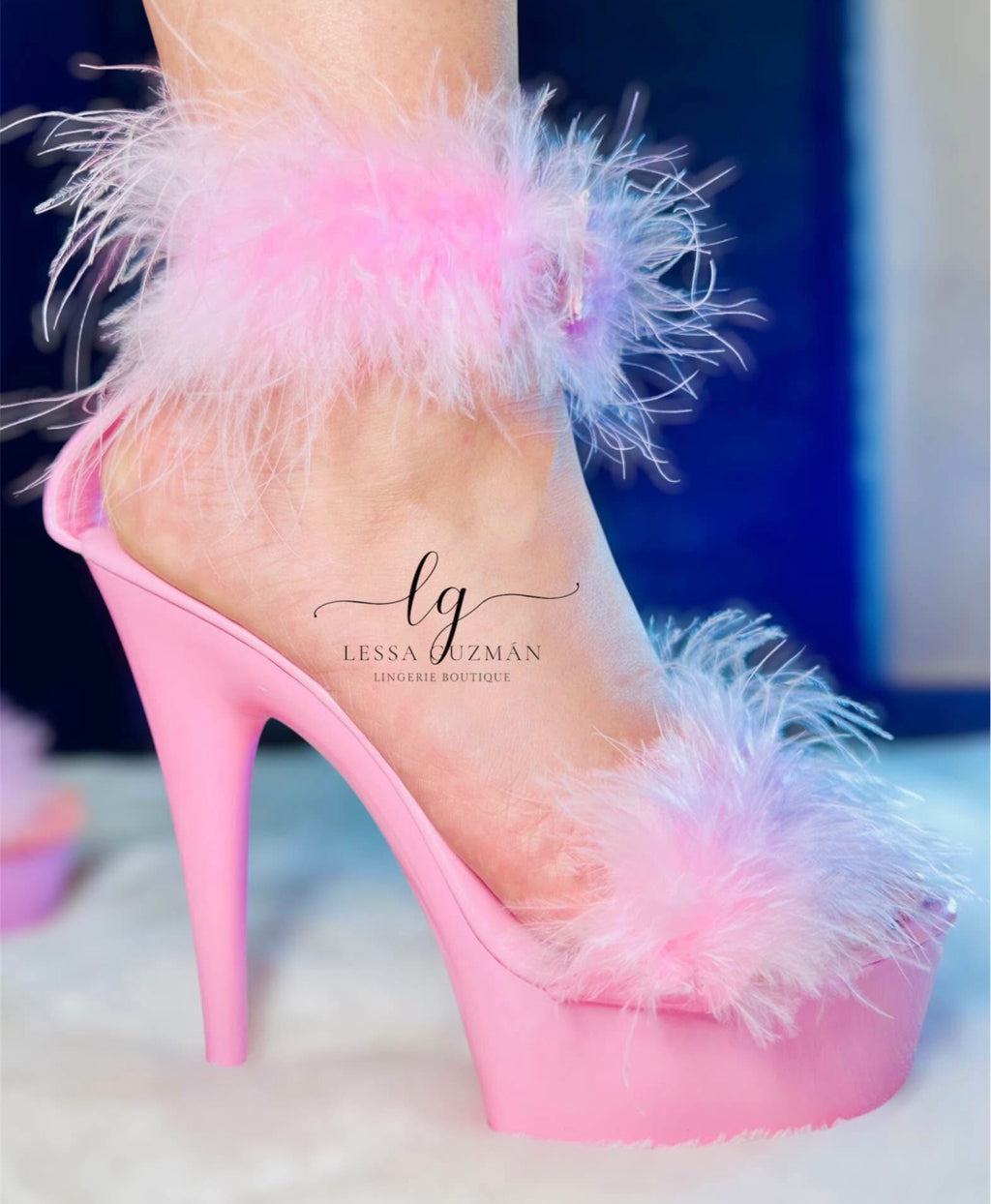 Zapatillas Rosas con Plumas