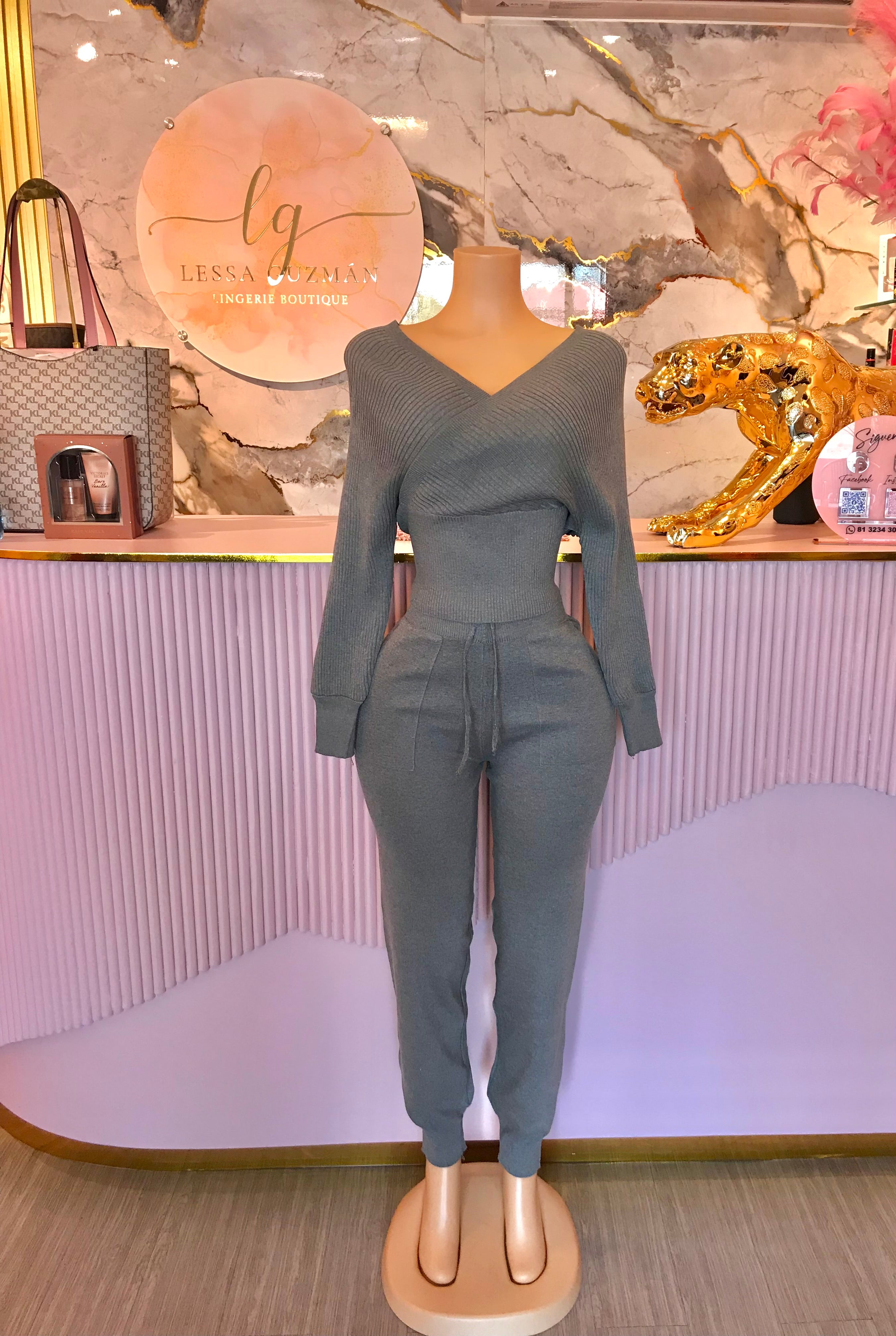 Conjunto Suéter y Pantalón
