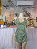Vestido corto abierto de los lados