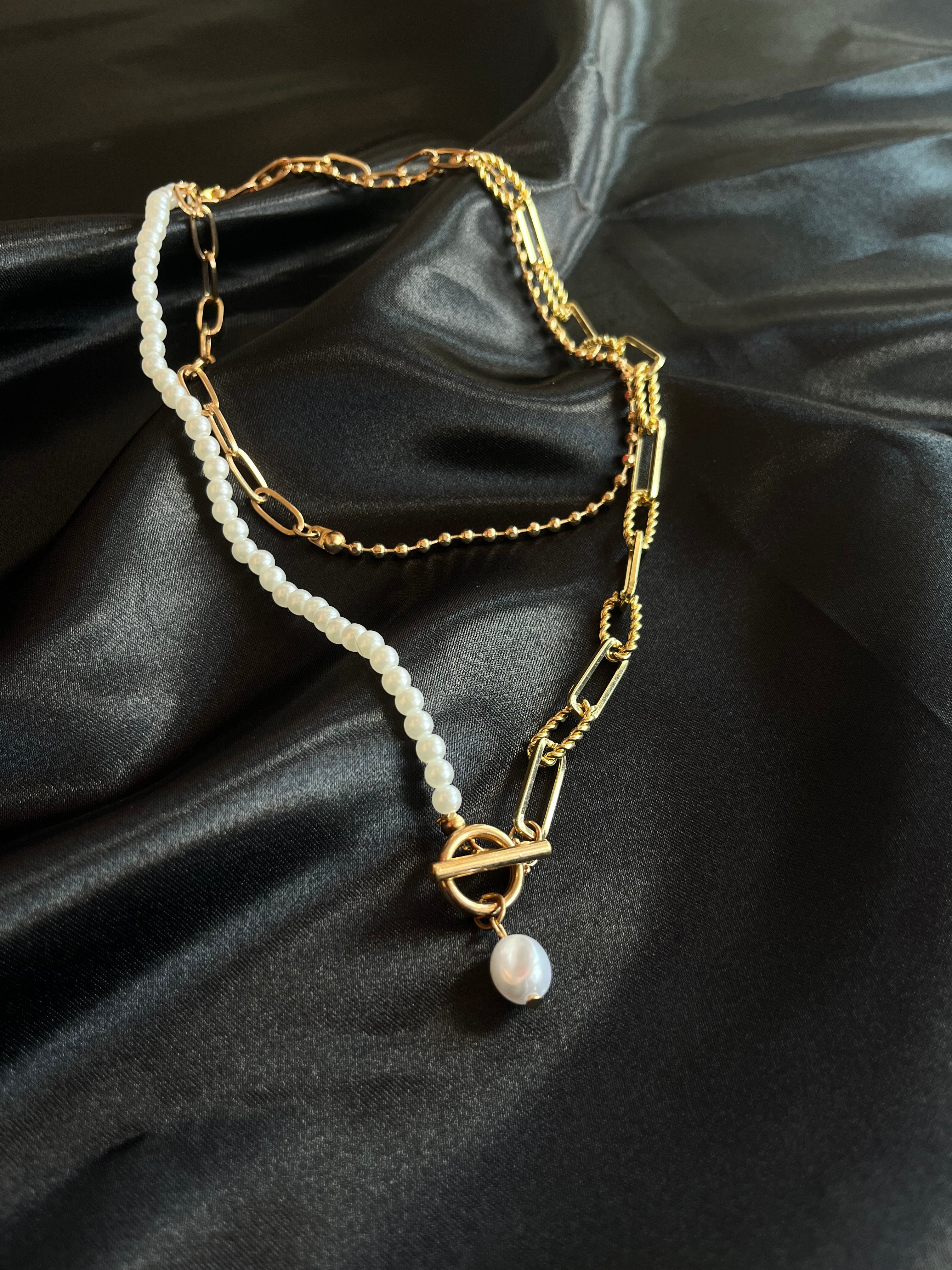 Collar Mitad Perlas y Mitad Cadena