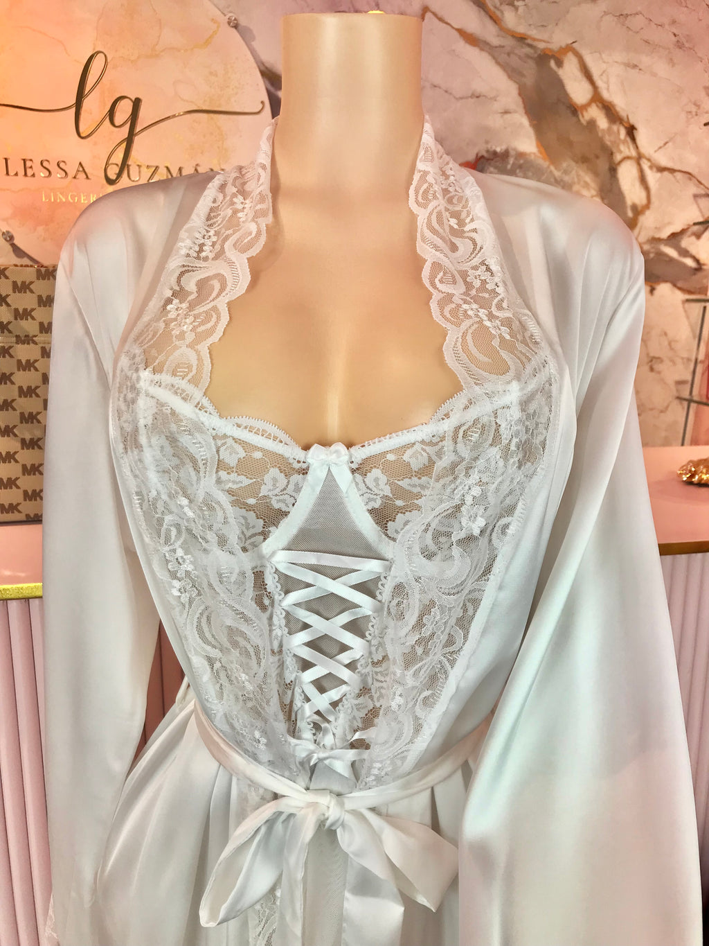 Bata de Seda y Encaje Larga Blanca