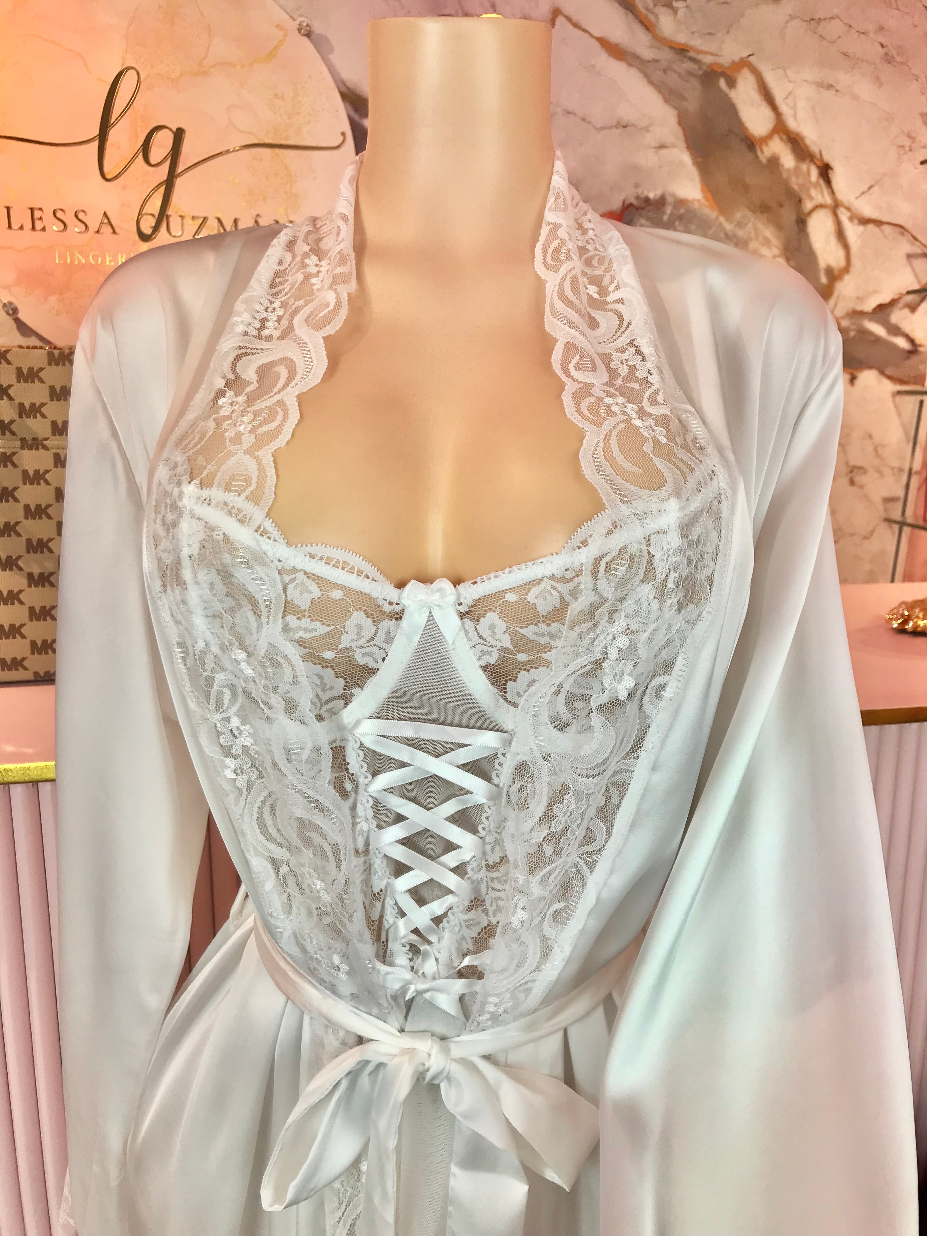 Bata de Seda y Encaje Larga Blanca