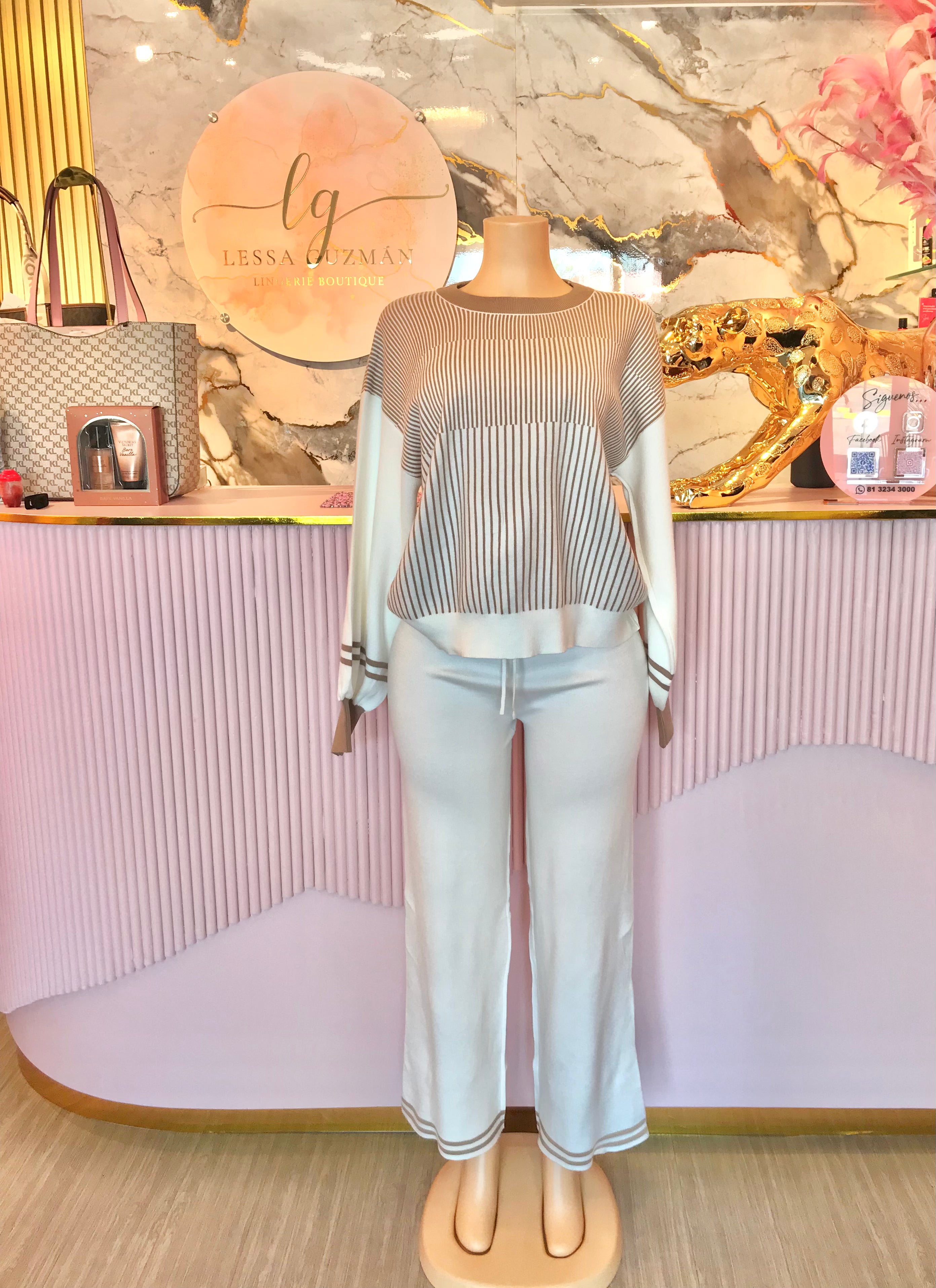 Conjunto Suéter de Rayas y Pantalón